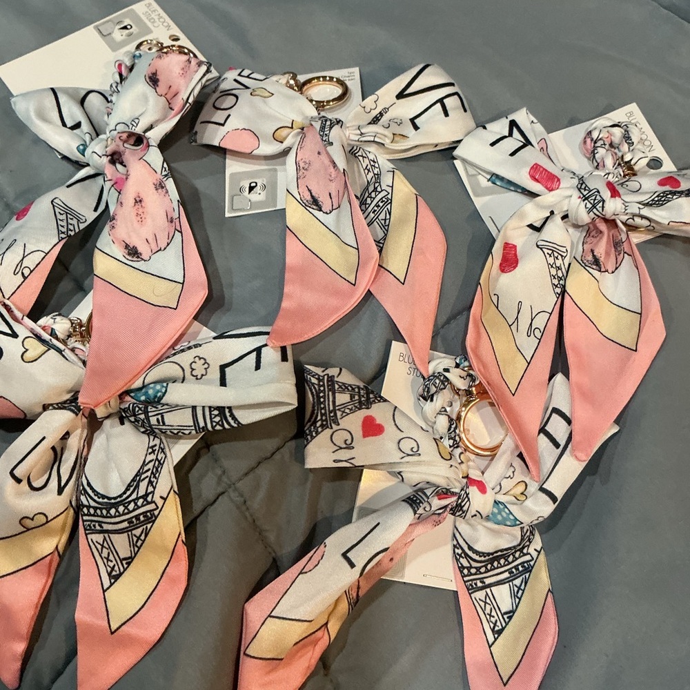 Chic Pink and White bag Scarf